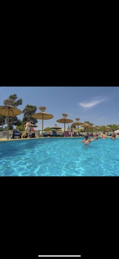 Camping 4 Etoiles Le Bosc Saint Cyrpien Mobil Home מראה חיצוני תמונה