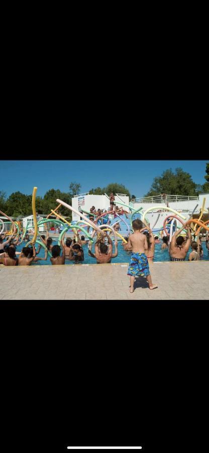 Camping 4 Etoiles Le Bosc Saint Cyrpien Mobil Home מראה חיצוני תמונה