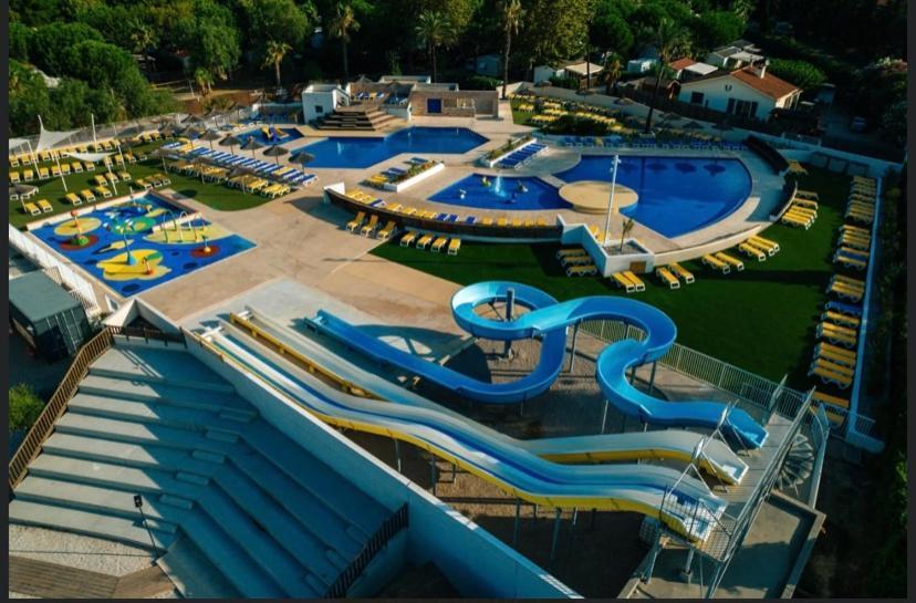 Camping 4 Etoiles Le Bosc Saint Cyrpien Mobil Home מראה חיצוני תמונה