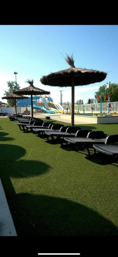 Camping 4 Etoiles Le Bosc Saint Cyrpien Mobil Home מראה חיצוני תמונה