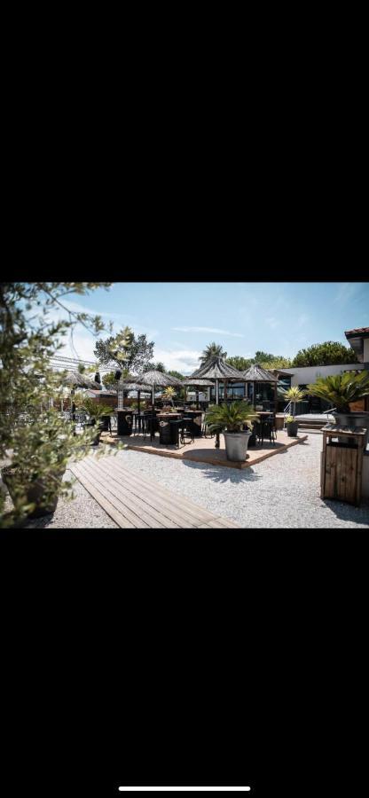 Camping 4 Etoiles Le Bosc Saint Cyrpien Mobil Home מראה חיצוני תמונה